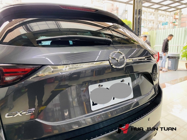 CX-5 II 白金款尾門飾條