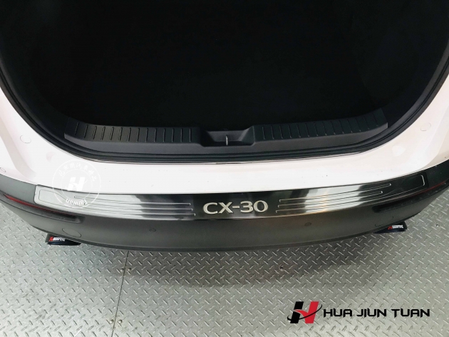 CX-30 黑鈦絲後護板
