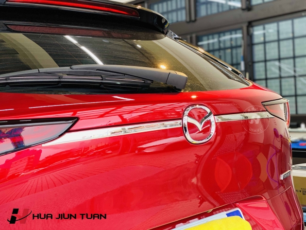 CX-30 白金尾門飾條