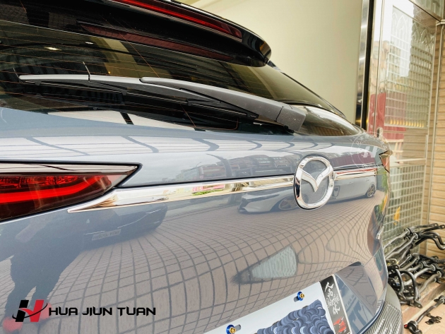 CX-30 白金尾門飾條